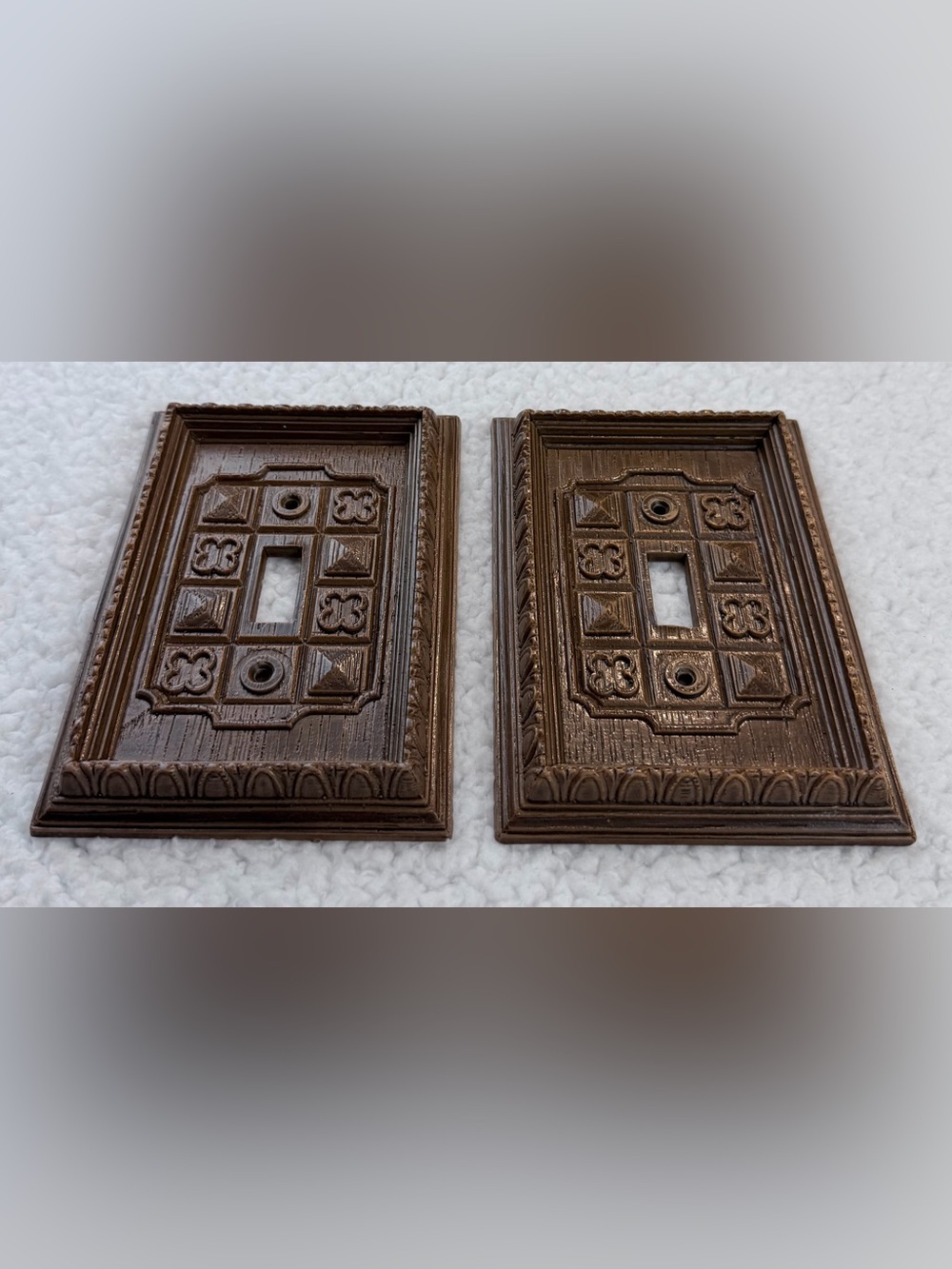 (VTG) AMERTAC • 2-Piece Brown Faux Wood Decorative Light Switch Cover Plates, OS - Picture 3 of 13